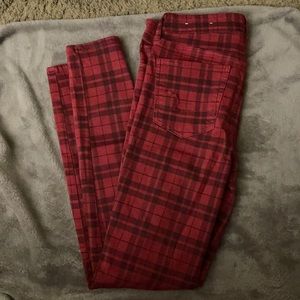 AE red plaid skinny jeans sz 8 long